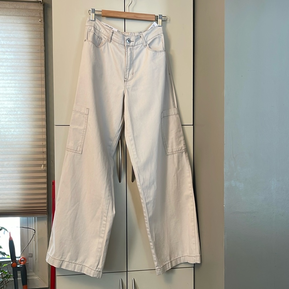 Kenzie Jeans, 8, high waist (elastic at back for fit),wide leg,cargo pockets NWT